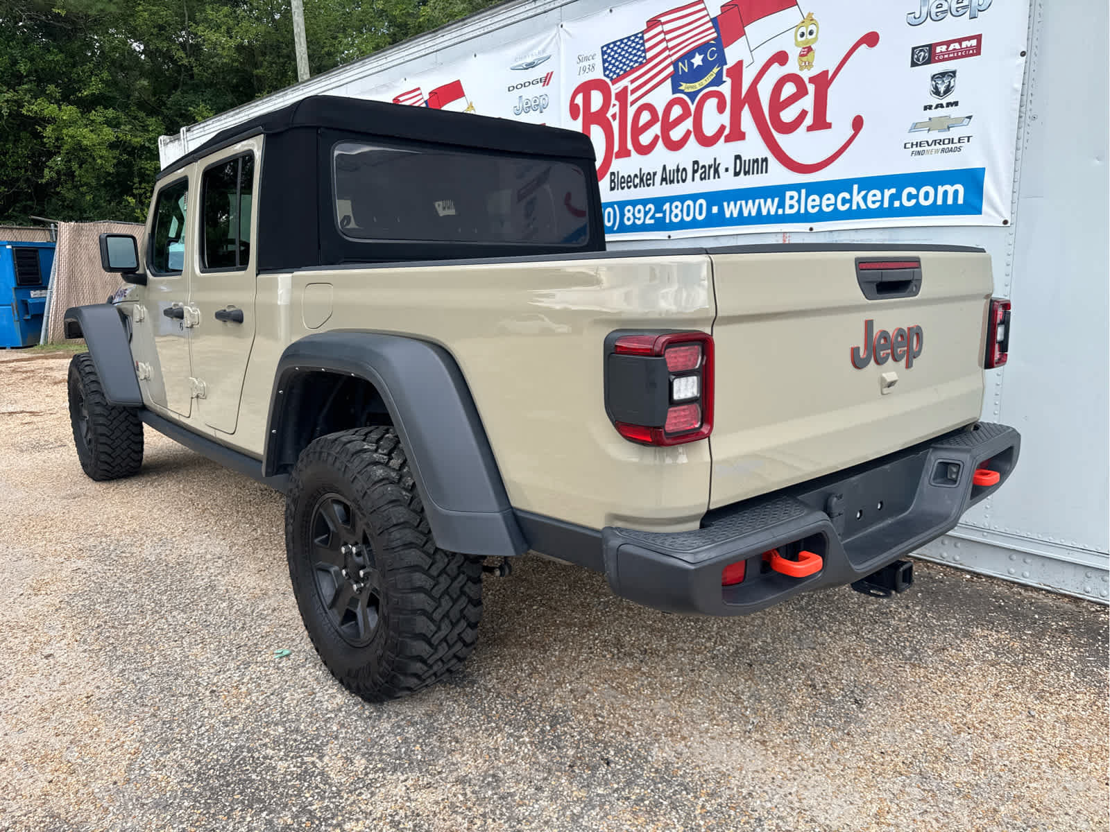 Used 2022 Jeep Gladiator Mojave w/ LED Lighting Group AWD/4WD image 8