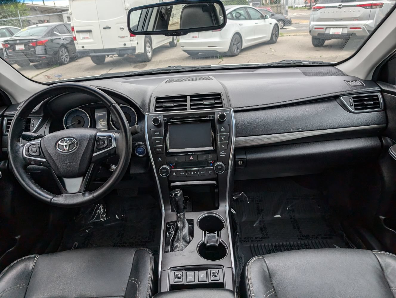 Used 2017 Toyota Camry XLE w/ Moonroof Package FWD image 14