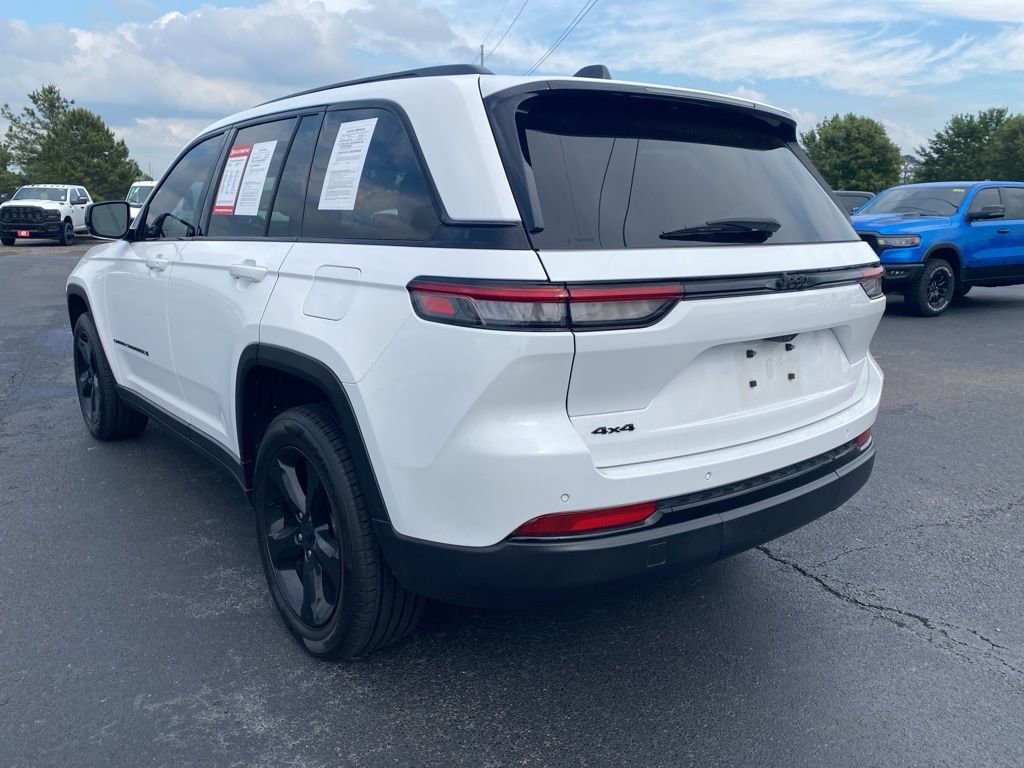 Used 2023 Jeep Grand Cherokee Altitude AWD/4WD image 5