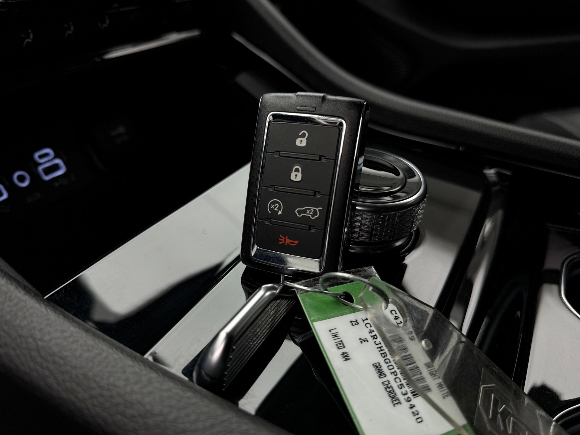 Used 2023 Jeep Grand Cherokee Limited image 22