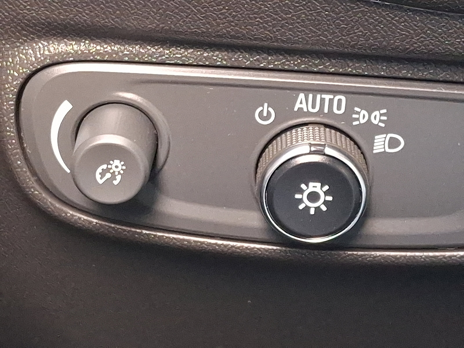 Used 2023 Chevrolet Equinox LT image 23