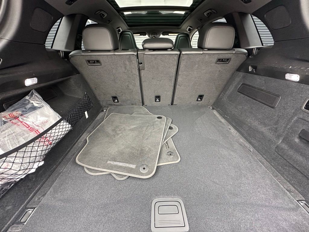 Certified 2025 Porsche Cayenne S image 42