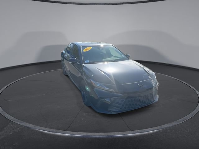 Used 2025 Toyota Camry SE w/ Convenience Package image 3