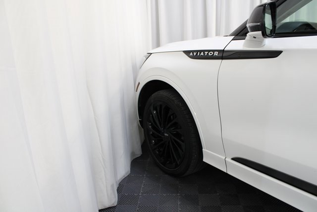 Used 2022 Lincoln Aviator Reserve w/ Equipment Group 201A image 27