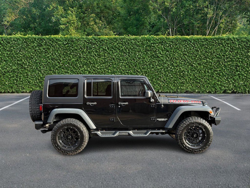 Used 2017 Jeep Wrangler Unlimited Rubicon w/ Connectivity Group image 2