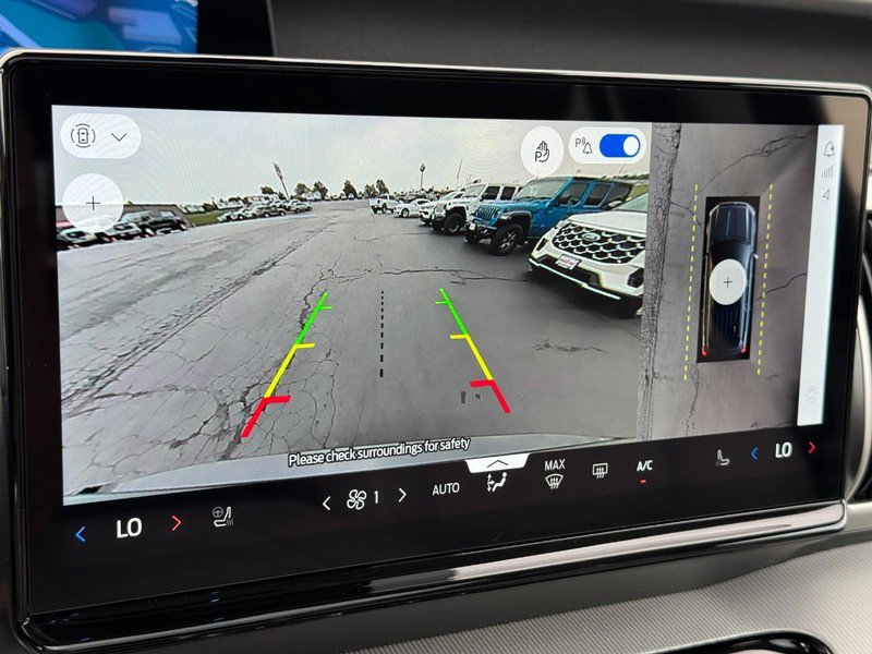 Used 2025 Ford Expedition Active AWD/4WD image 22