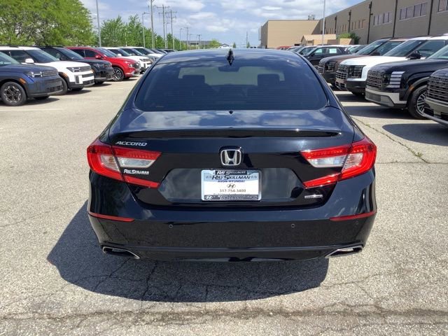 Used 2018 Honda Accord Touring image 7