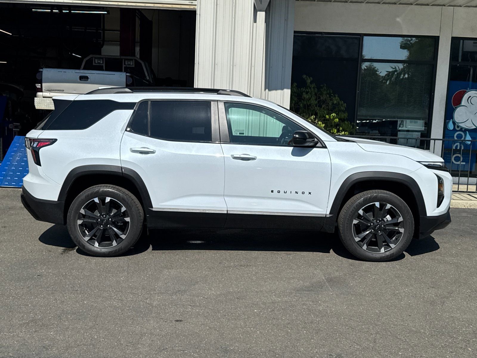 New 2026 Chevrolet Equinox RS FWD image 2