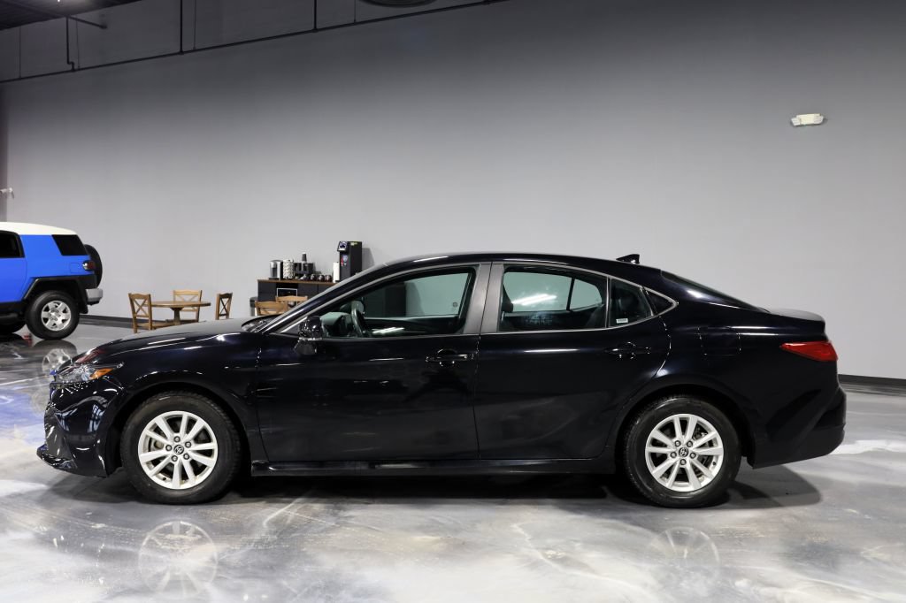 Used 2025 Toyota Camry LE FWD image 4