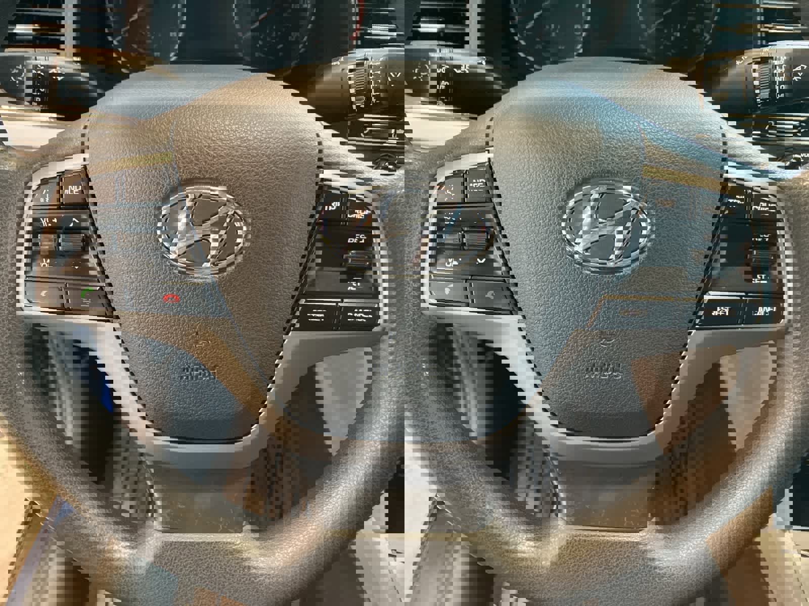 Used 2017 Hyundai Elantra SE image 14