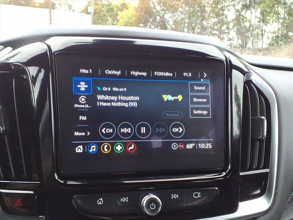 Used 2023 Chevrolet Traverse LT image 21