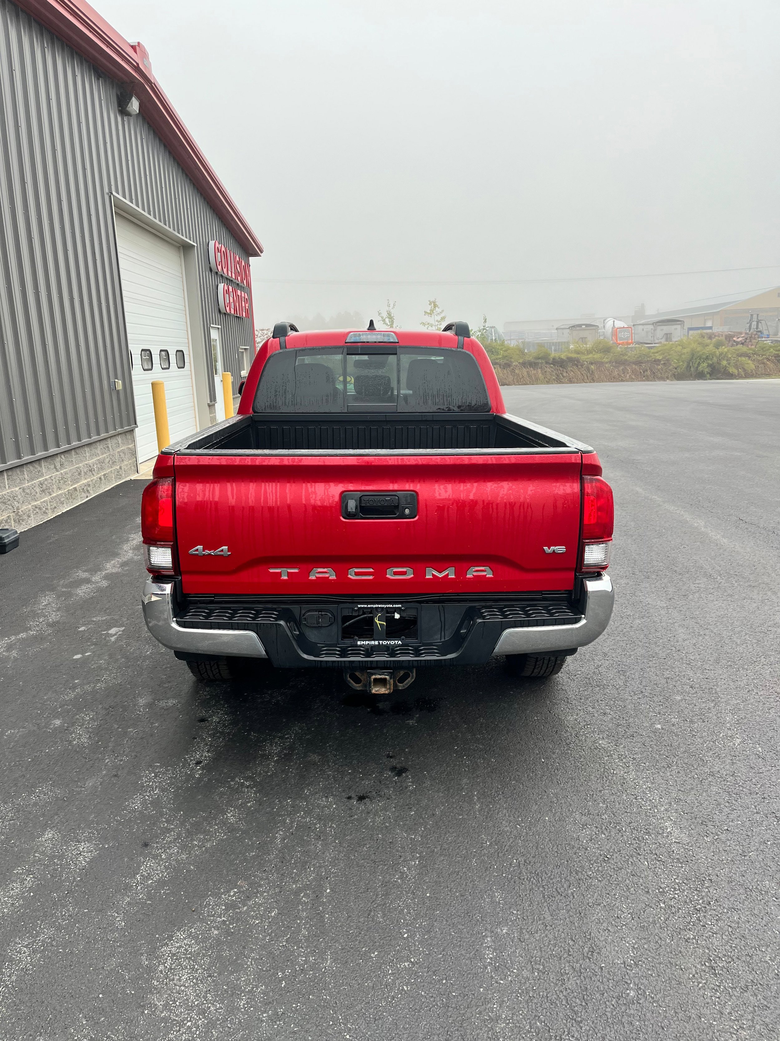 Certified 2022 Toyota Tacoma SR5 AWD/4WD image 4
