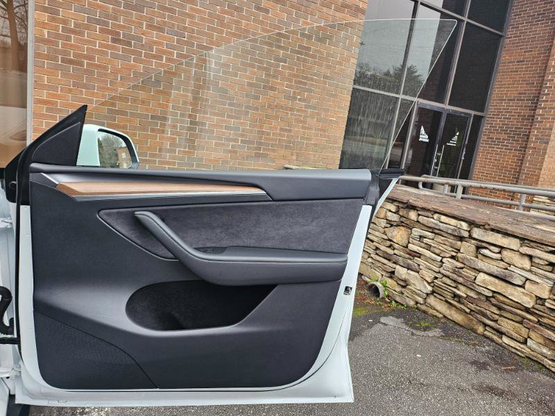 Used 2024 Tesla Model Y Long Range image 58