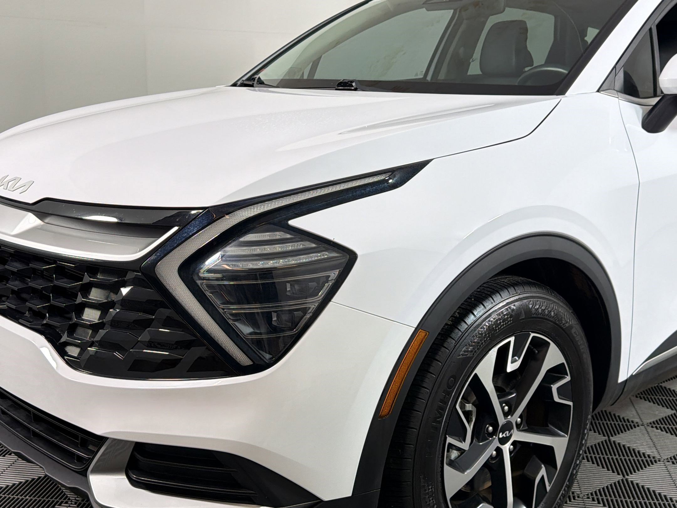 Used 2024 Kia Sportage EX FWD image 18