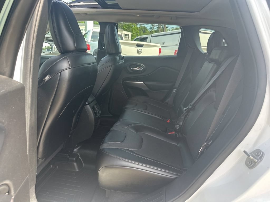 Used 2022 Jeep Cherokee Limited AWD/4WD image 32