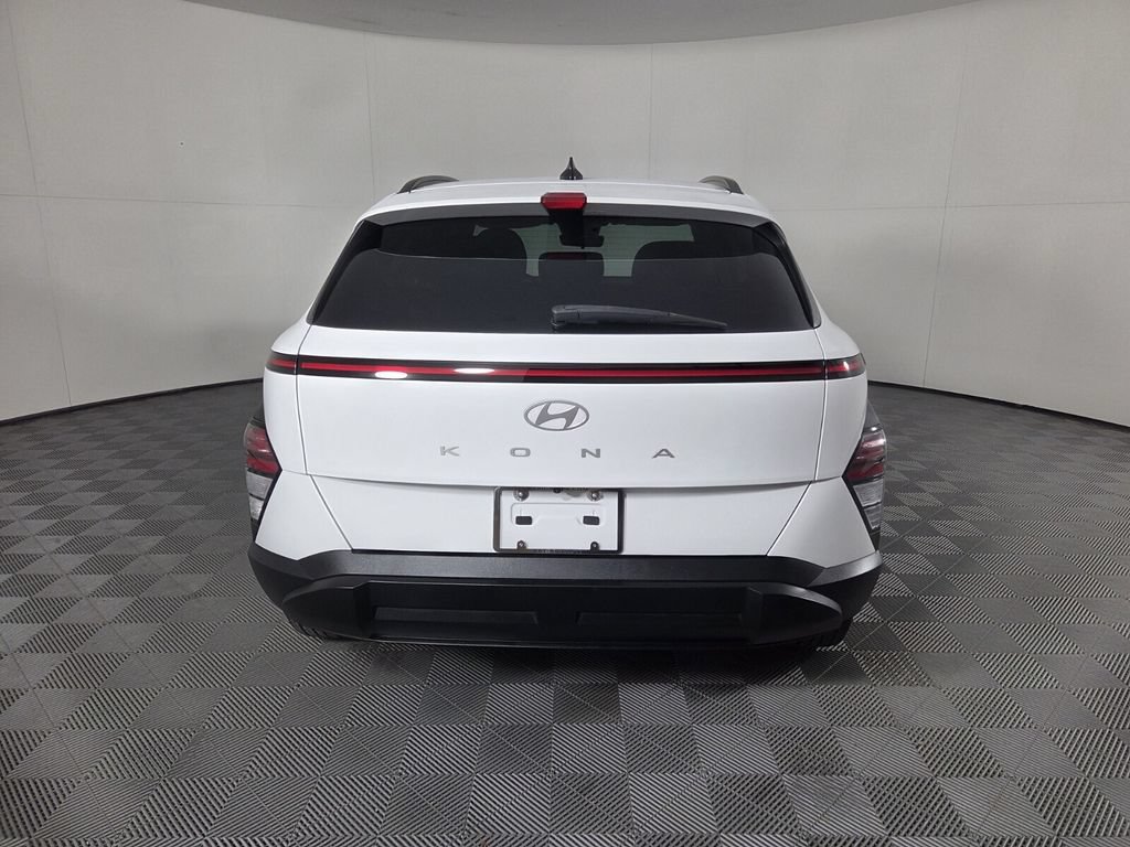 Used 2024 Hyundai Kona SEL FWD image 5