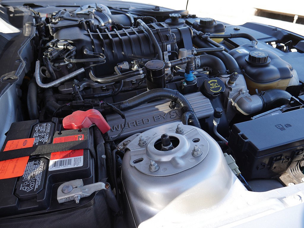 Used 2010 Ford Mustang Shelby GT500 RWD image 56