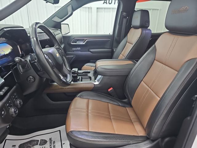 Used 2024 Chevrolet Silverado 1500 High Country w/ Technology Package AWD/4WD image 38