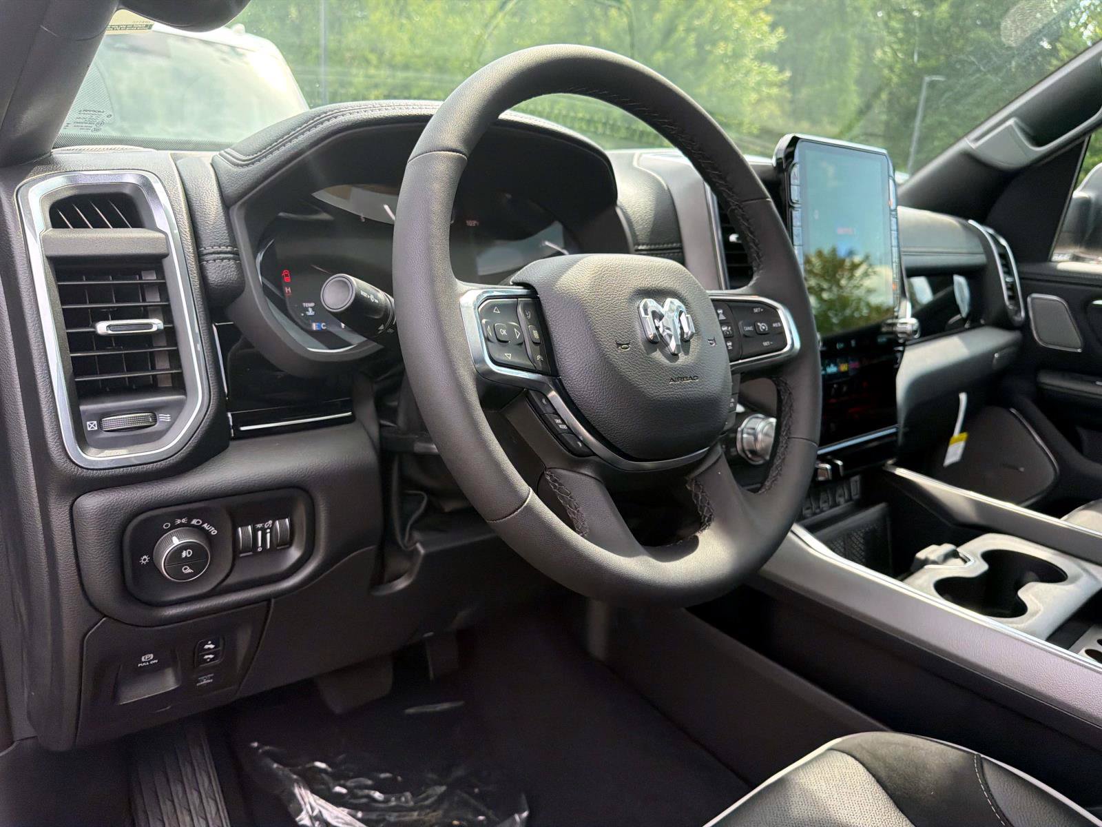 New 2026 RAM 1500 Laramie AWD/4WD image 12