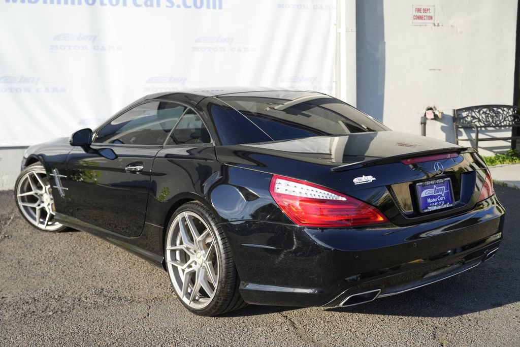 Used 2015 Mercedes-Benz SL 400 w/ Premium I Package image 4