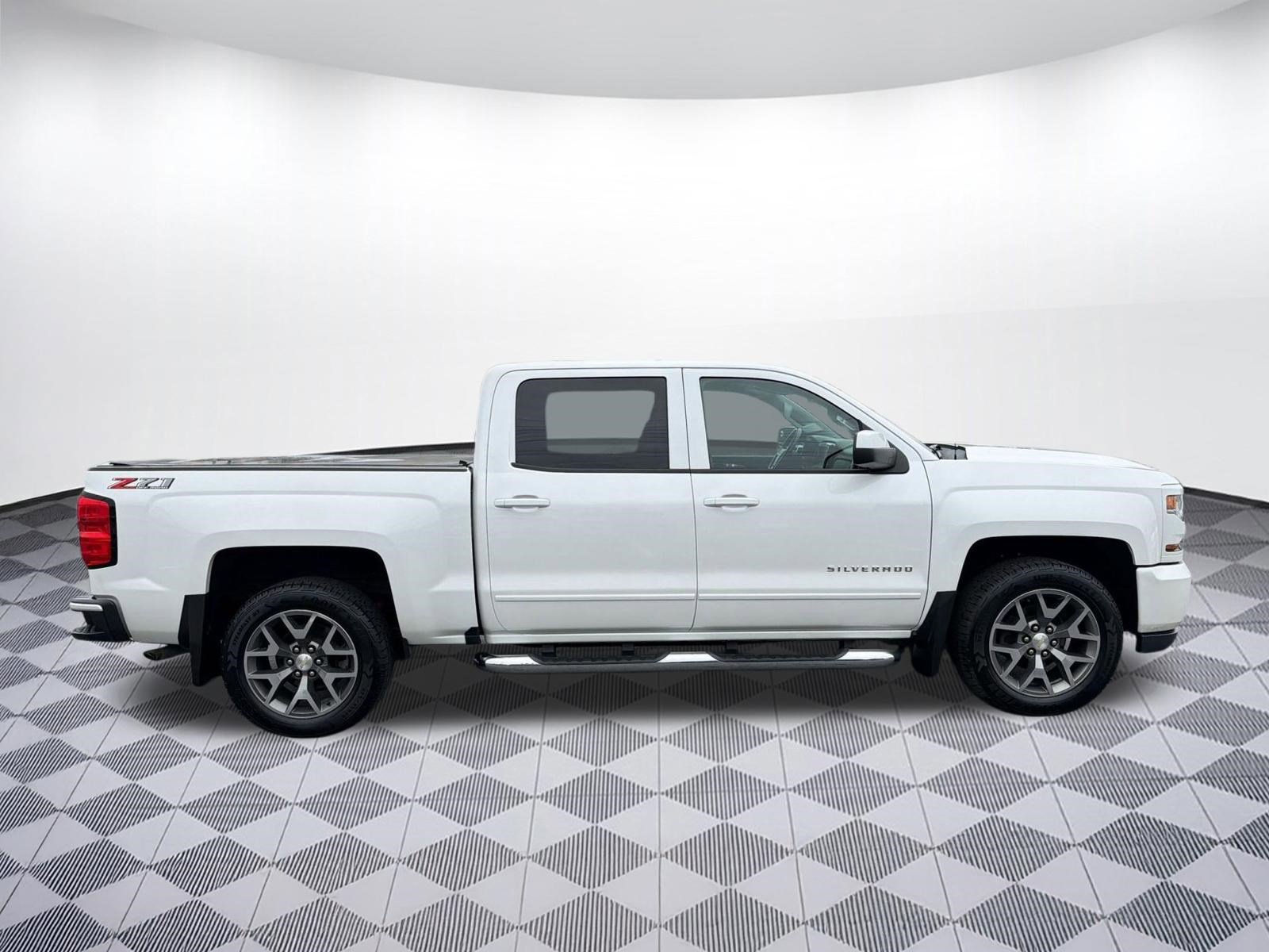 Used 2018 Chevrolet Silverado 1500 LT w/ All Star Edition image 8