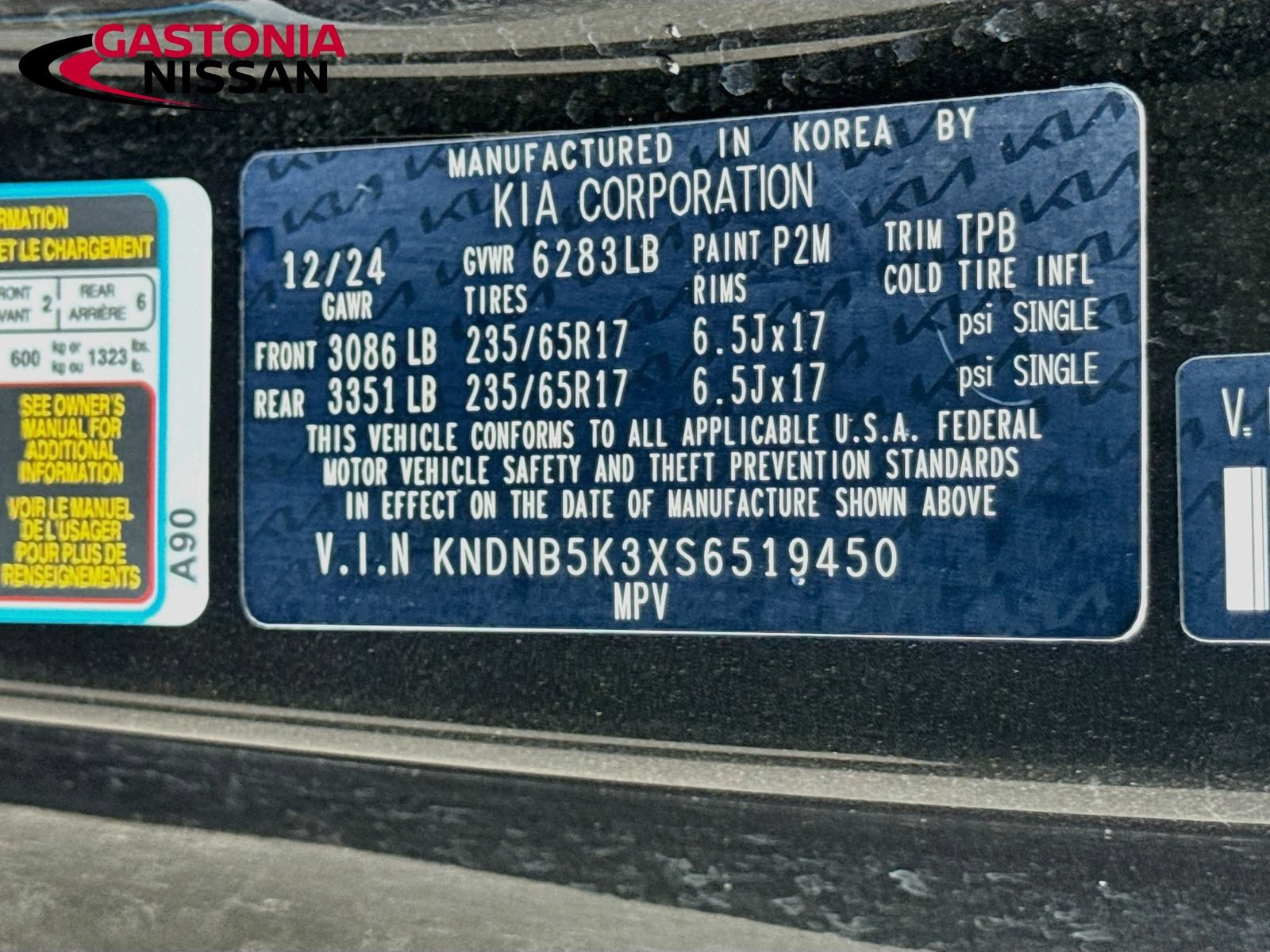 Used 2025 Kia Carnival FWD image 40