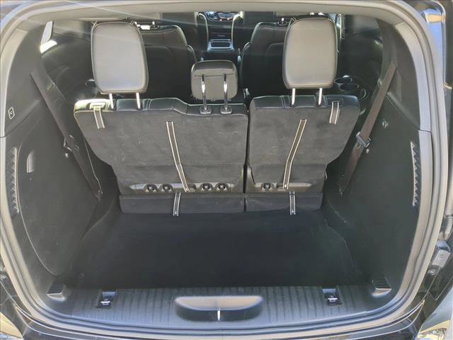 Used 2025 Chrysler Pacifica Select image 6