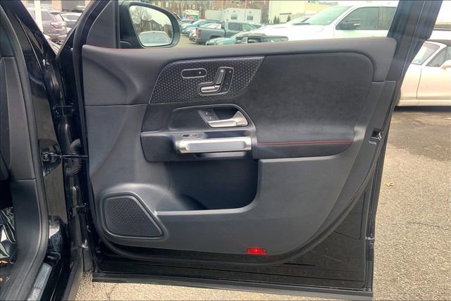 Used 2026 Mercedes-Benz GLB 250 4MATIC image 19