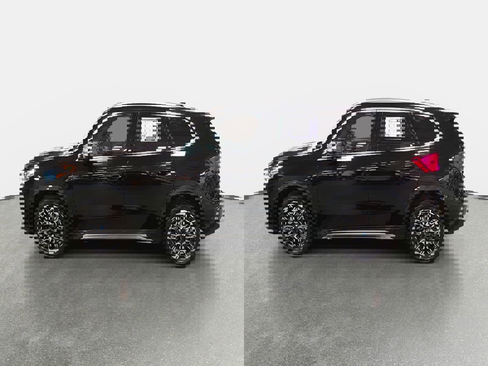 Used 2023 BMW X1 xDrive28i w/ Premium Package image 8