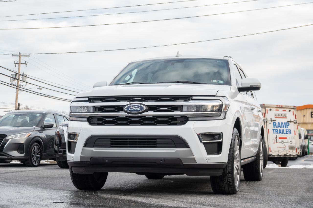 Used 2024 Ford Expedition Limited image 6