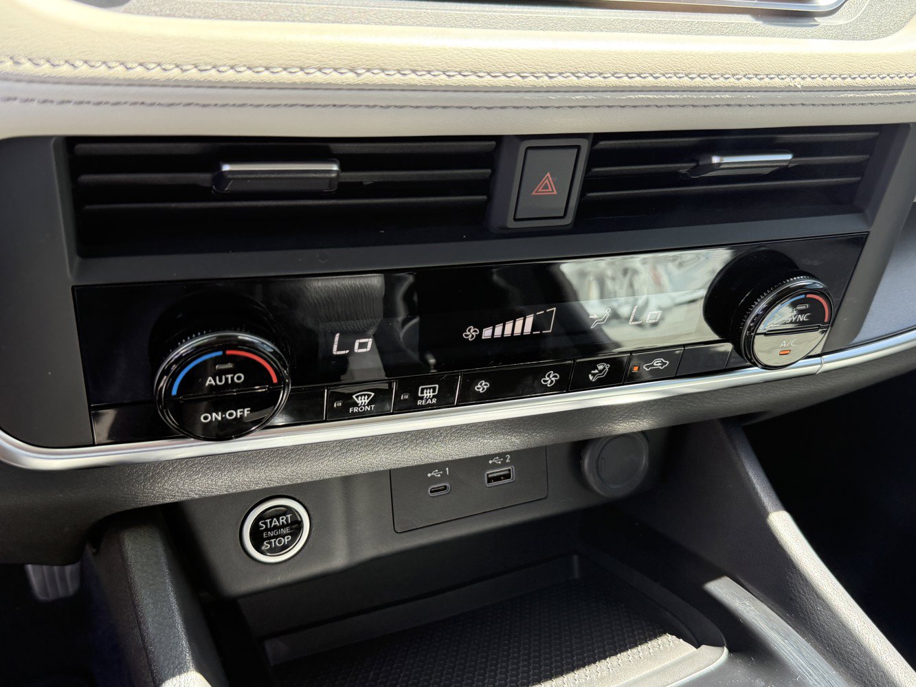 Used 2023 Nissan Rogue SV AWD/4WD image 13