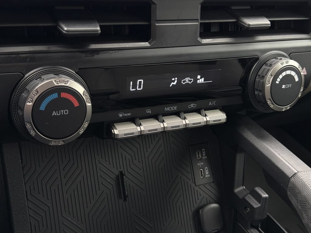Used 2025 Toyota Tacoma TRD Sport AWD/4WD image 20