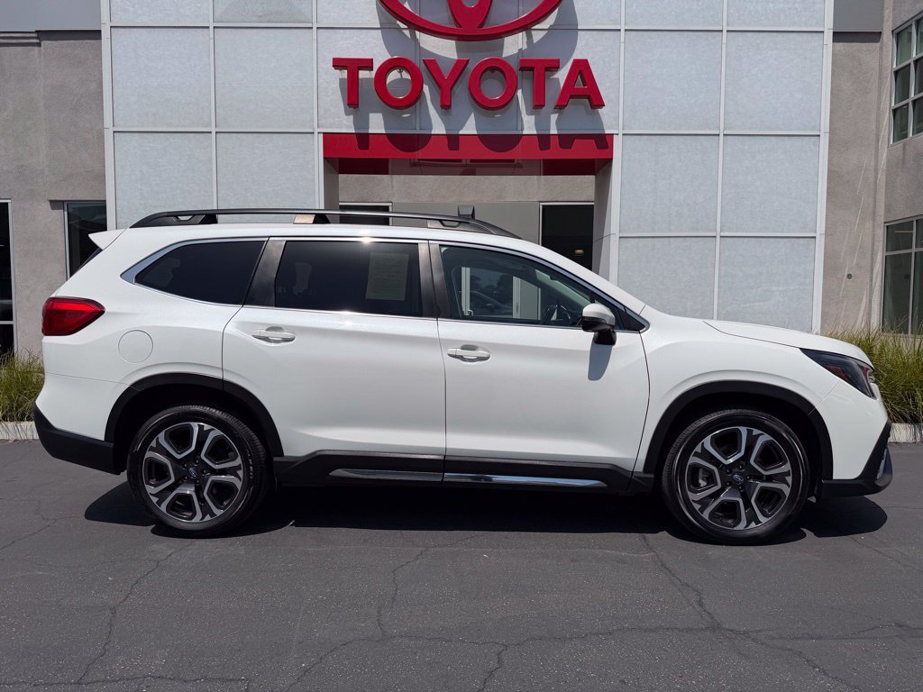 Used 2023 Subaru Ascent Limited AWD/4WD image 8