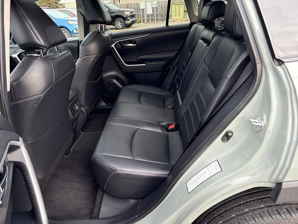 Used 2020 Toyota RAV4 XLE Premium image 24