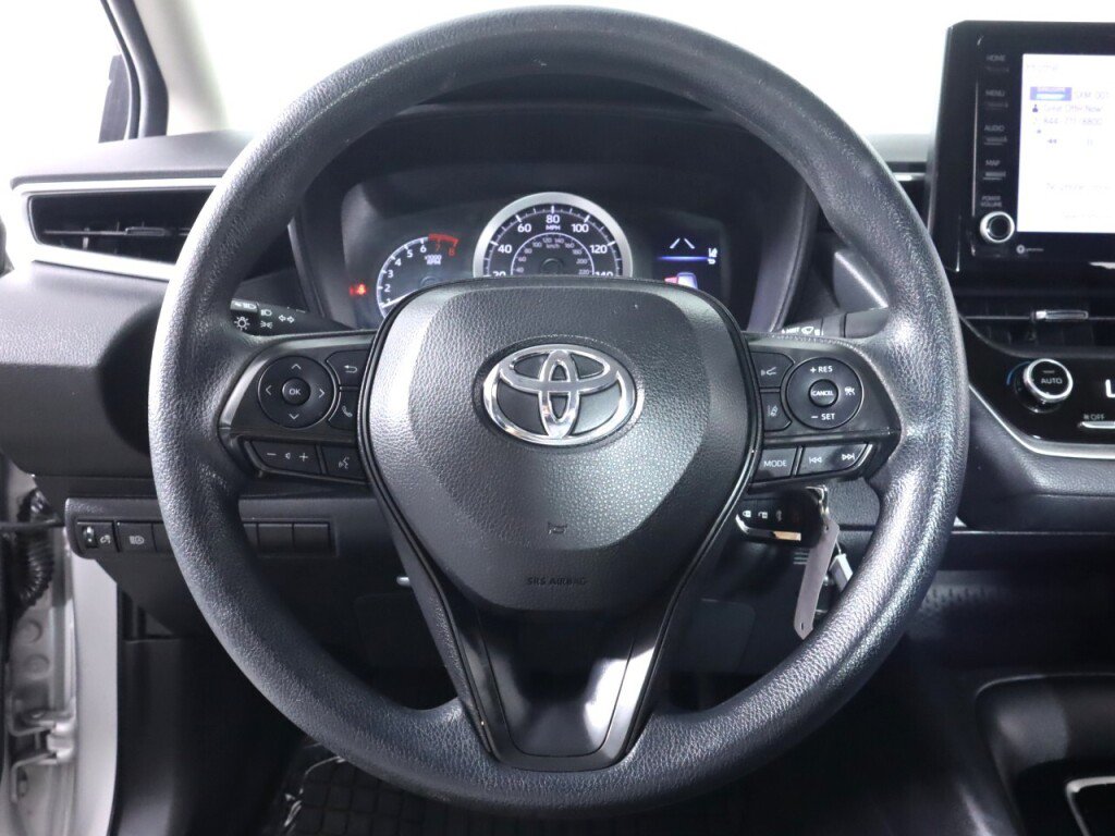 Used 2022 Toyota Corolla LE FWD image 11