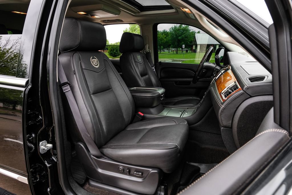 Used 2013 Cadillac Escalade Platinum AWD/4WD image 46