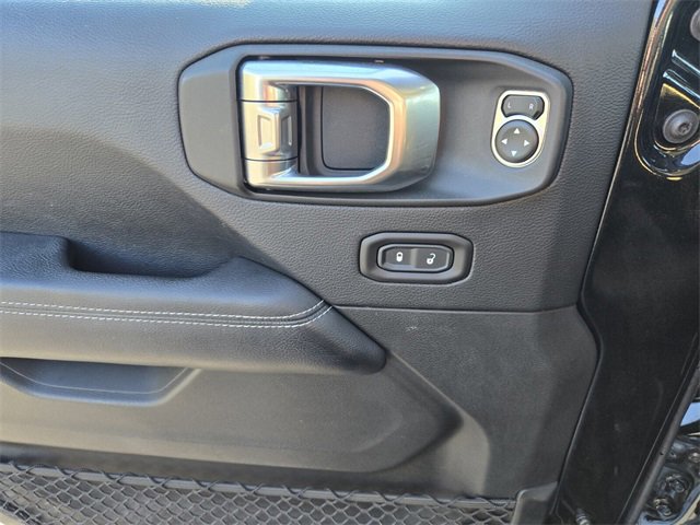 Used 2018 Jeep Wrangler Unlimited Sahara image 34