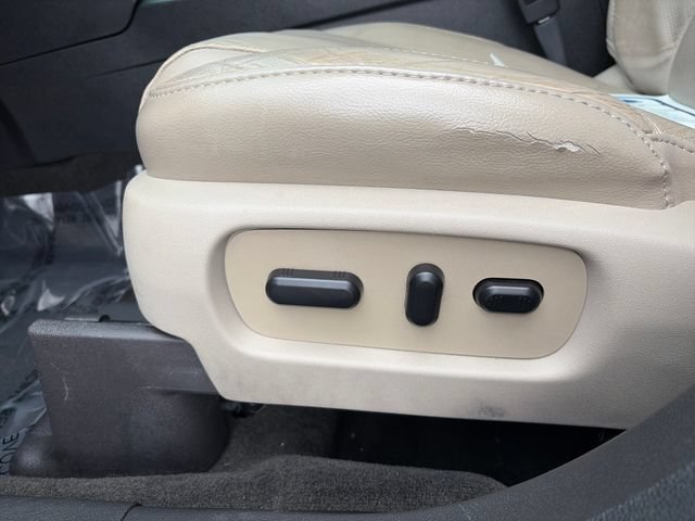 Used 2014 Ford Explorer Limited w/ Equipment Group 301A AWD/4WD image 29