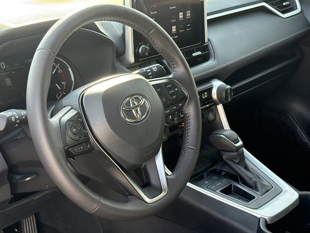 Used 2025 Toyota RAV4 XLE Premium FWD image 19