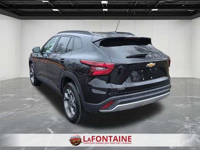 Used 2025 Chevrolet Trax LT image 6