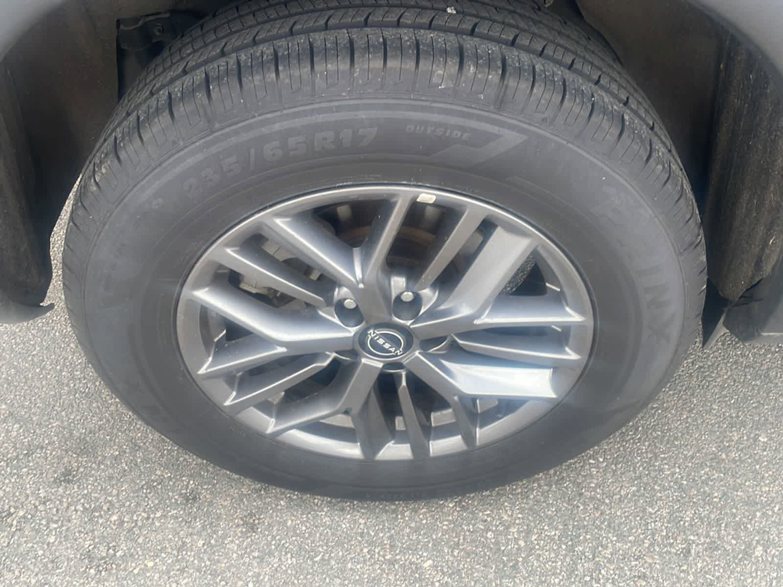 Used 2024 Nissan Rogue S AWD/4WD image 10
