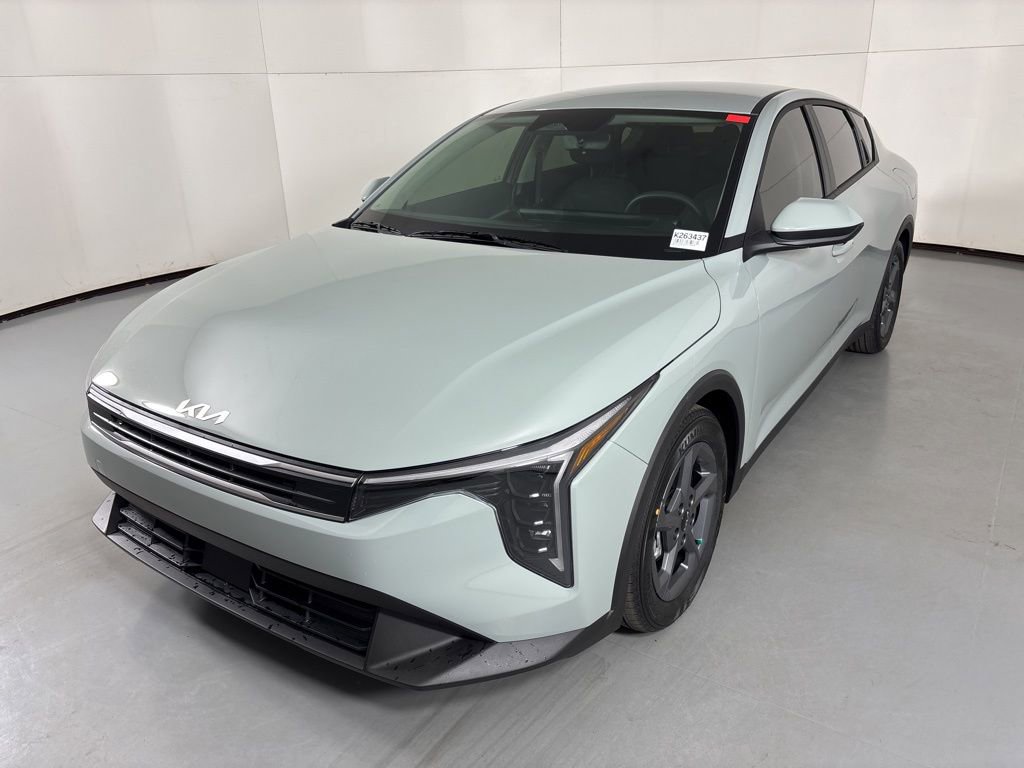 New 2026 Kia K4 LXS image 4