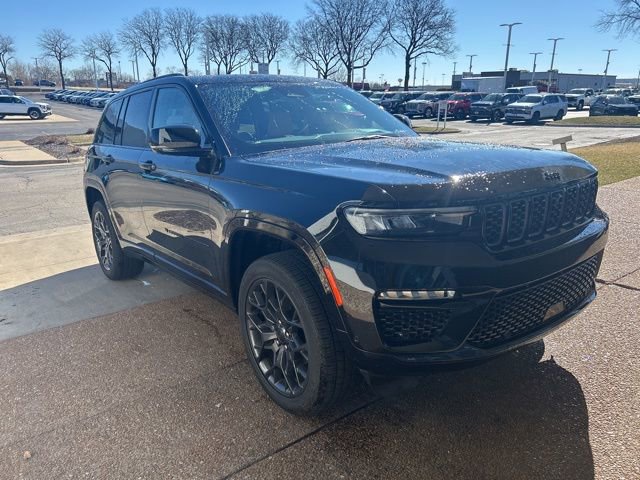 Used 2025 Jeep Grand Cherokee Summit image 3