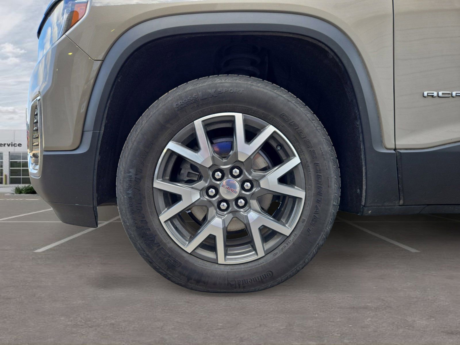 Used 2023 GMC Acadia SLE w/ Driver Convenience Package FWD image 10