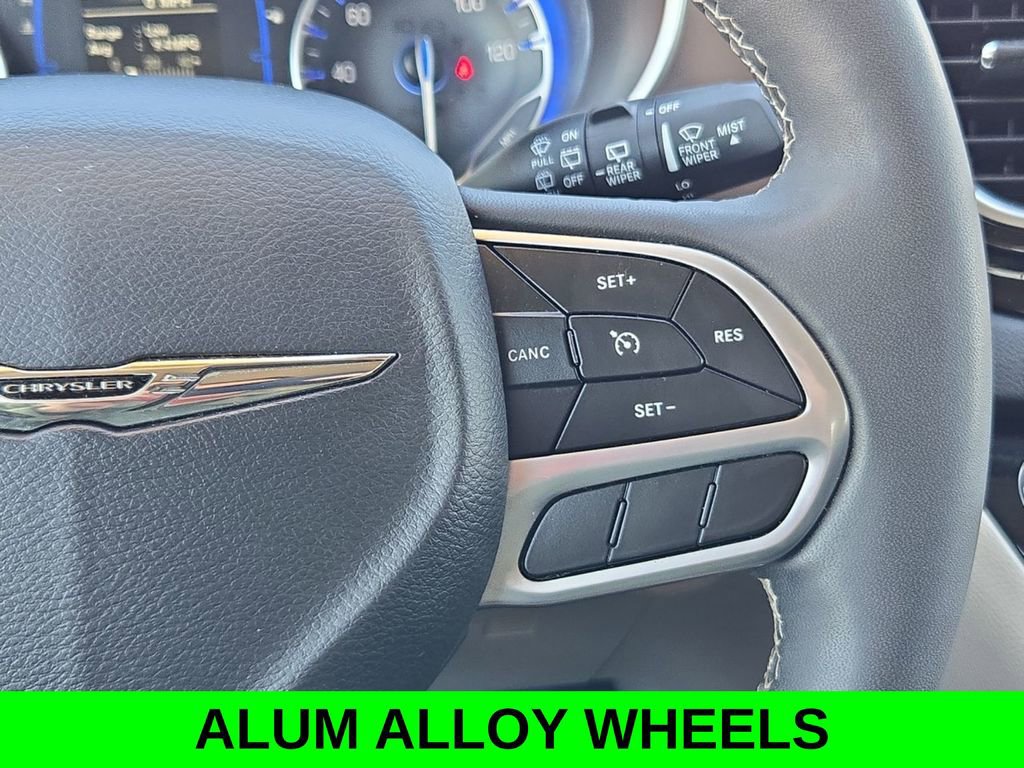 Used 2023 Chrysler Voyager LX image 12