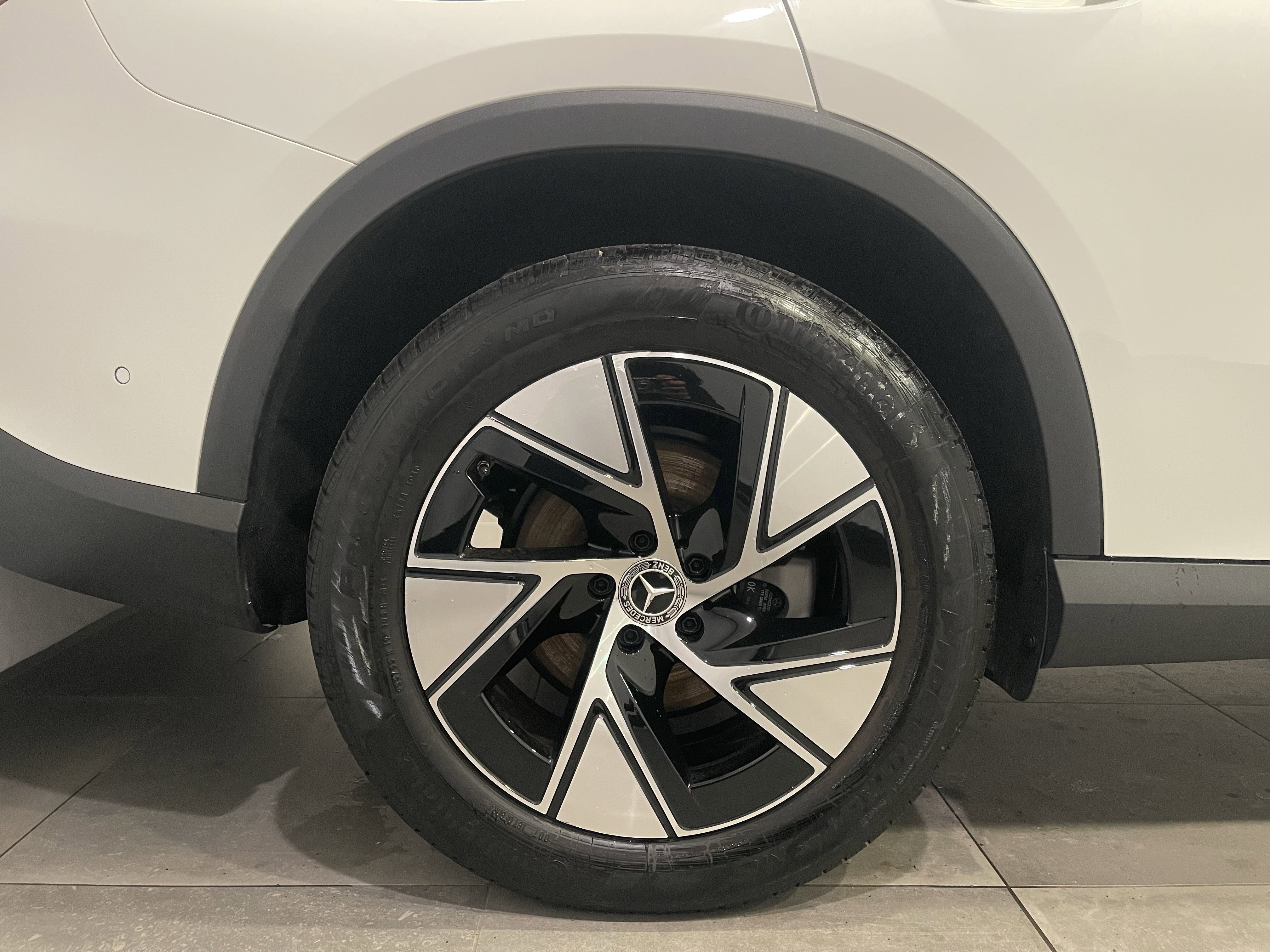 Used 2024 Mercedes-Benz GLC 300 4MATIC image 9