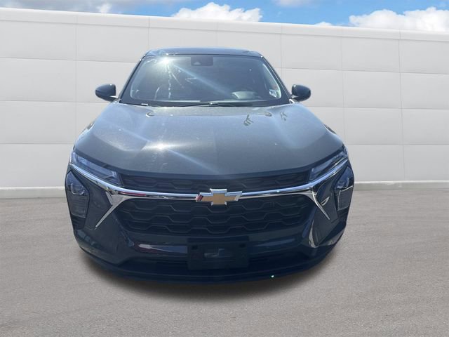 Used 2025 Chevrolet Trax LS w/ LS Convenience Package FWD image 12