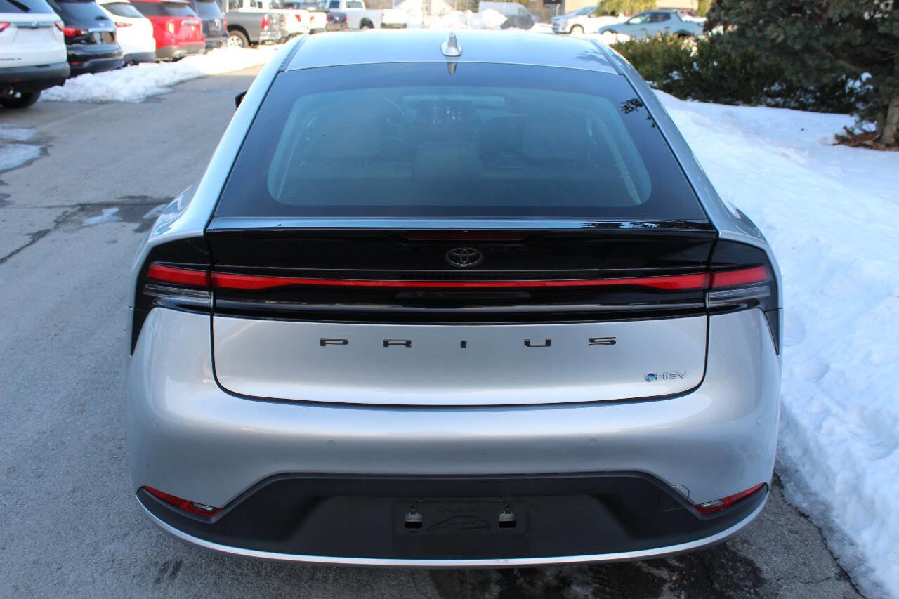 Used 2024 Toyota Prius LE image 6