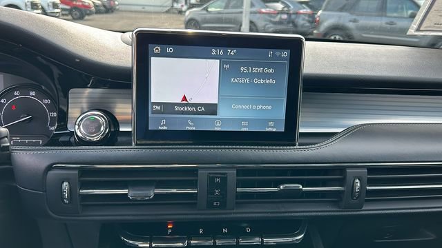 Used 2022 Lincoln Corsair Standard w/ Equipment Group 101A image 20