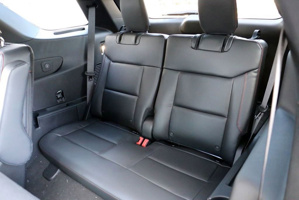 New 2026 Ford Explorer ST-Line w/ ST-Line Street Pack image 22